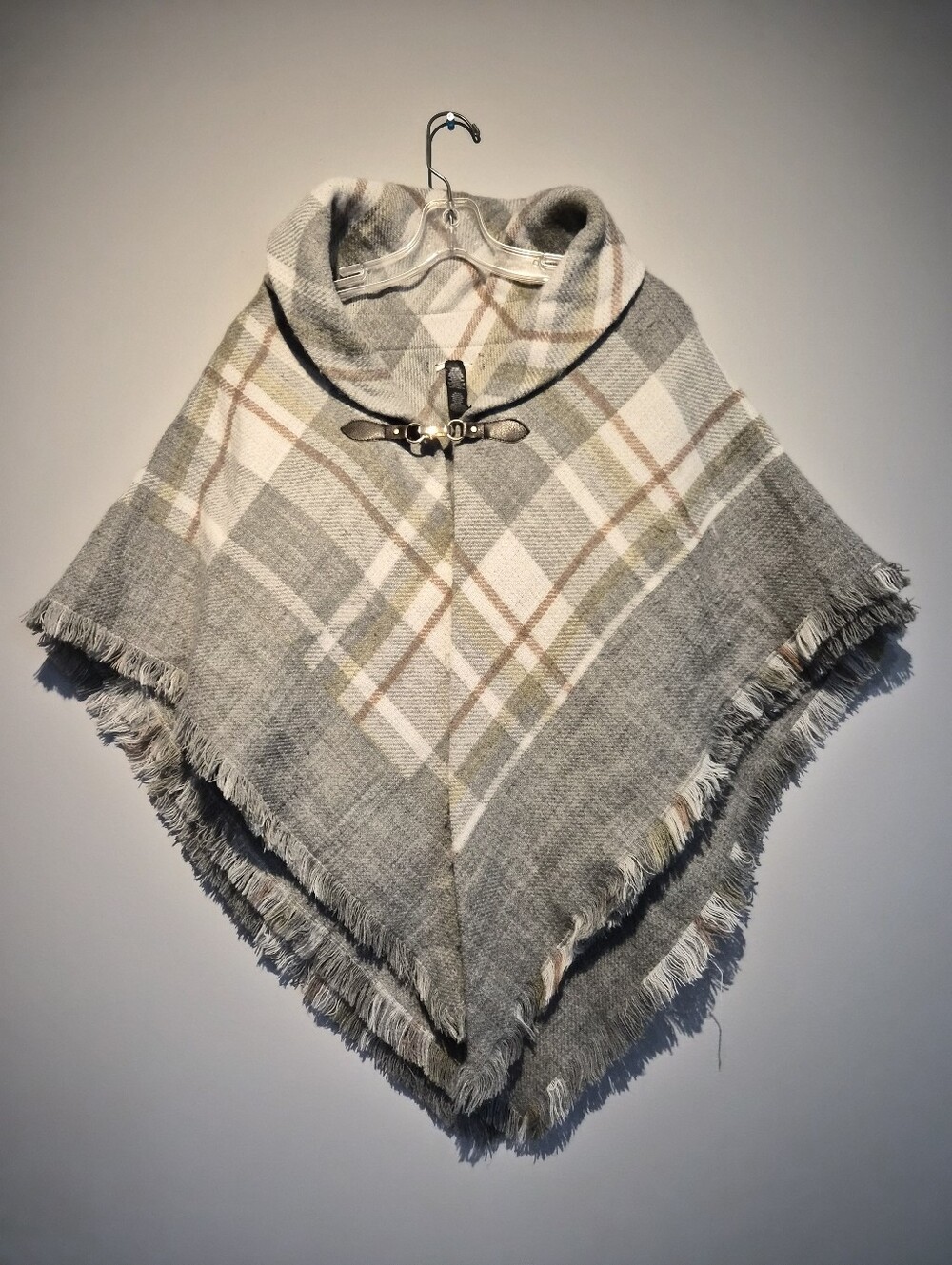 Single Clasp Grey & White Plaid Poncho | Size XL